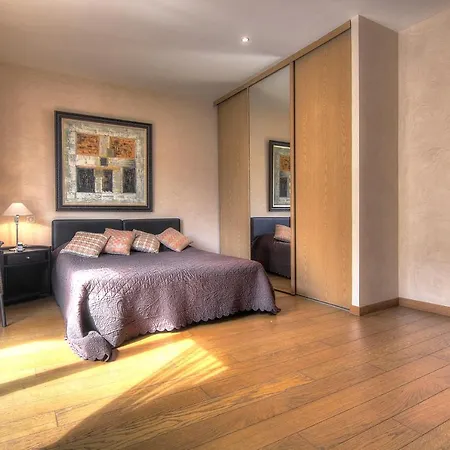 Large 2 Bedrooms - 3 Min From The Palais -apt N° 5m48 Apartment *