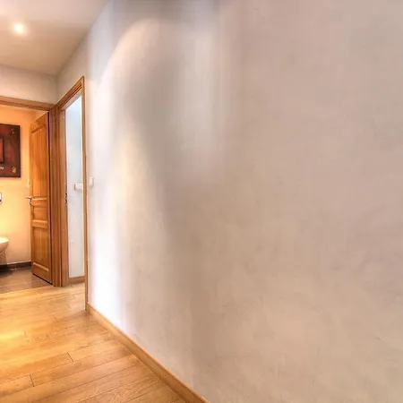 Large 2 Bedrooms - 3 Min From The Palais -apt N° 5m48 Apartment